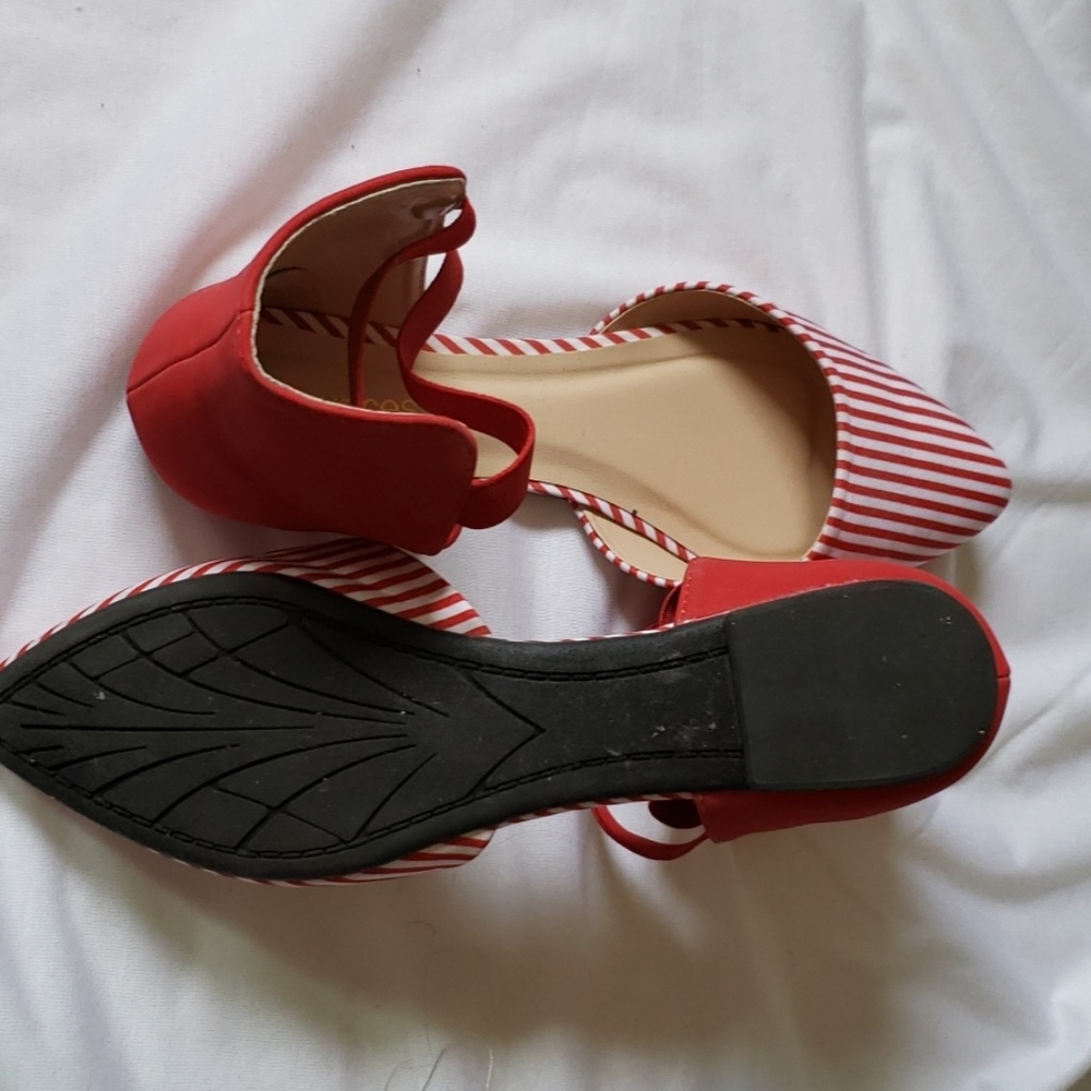 Shoes - Picture 3 of 4